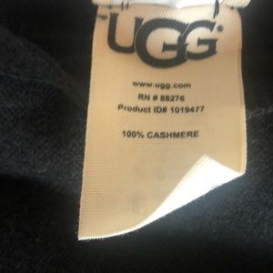 NWT UGG cashmere black scarf